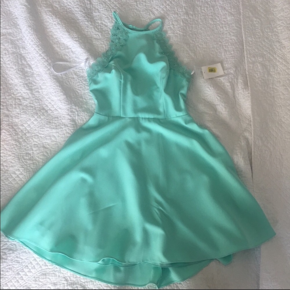 Mint dress NWT size 5/6
